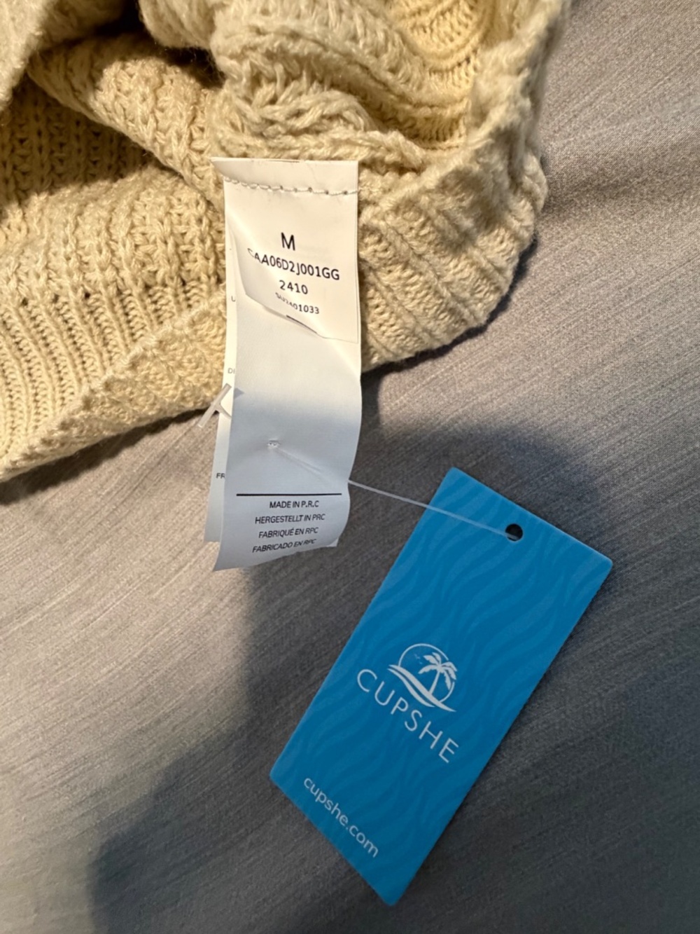 Cupshe Sweater - Picture 3 of 3